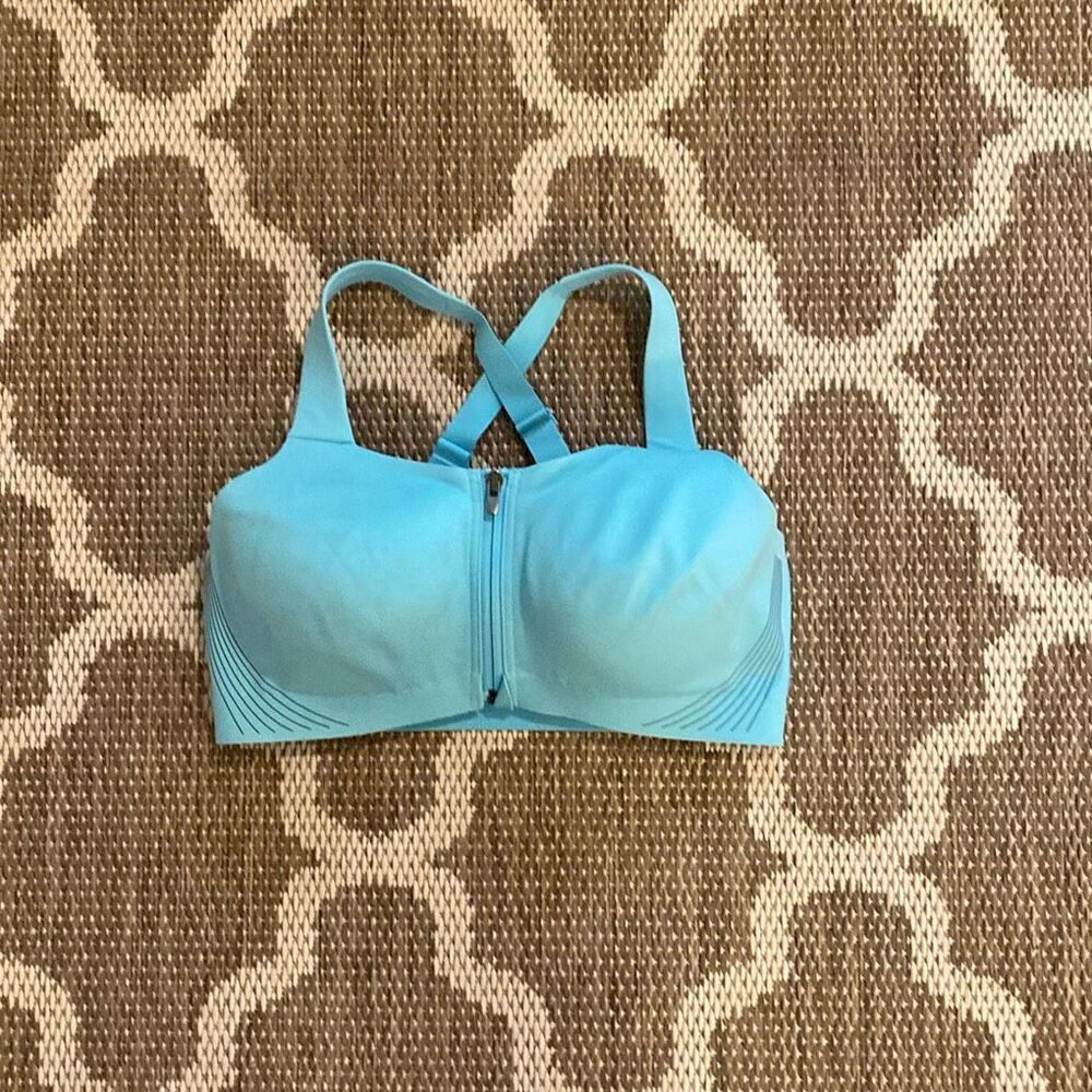 Victoria’s Secret knockout sports bra, size 34DD